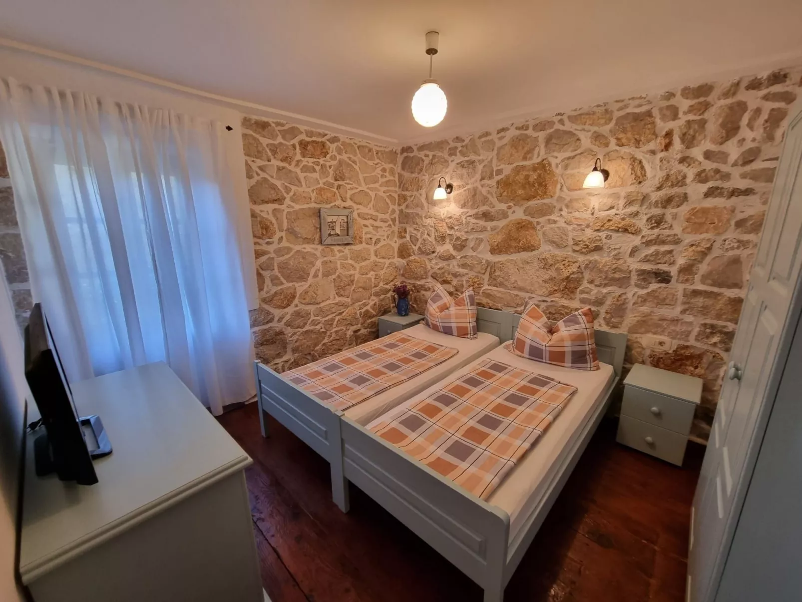 Tolles Ferienhaus in Supetarska Draga mit Garten-Inside