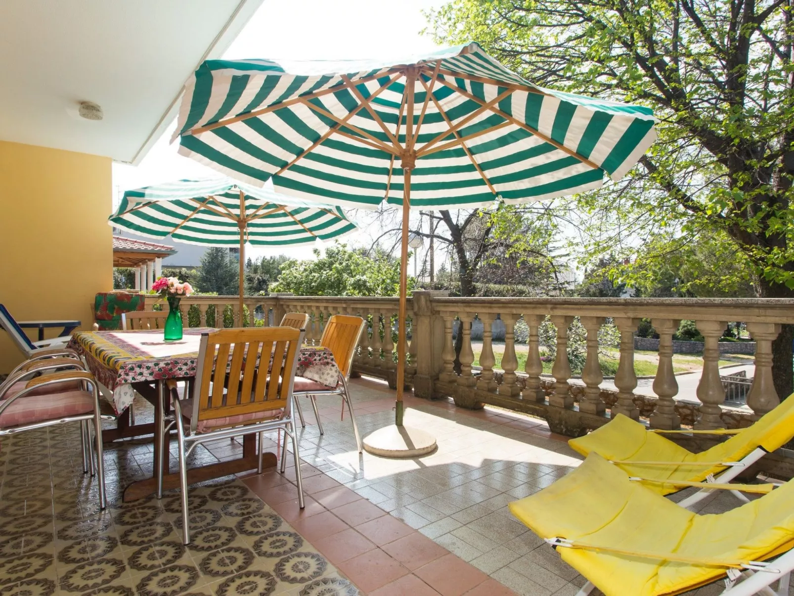 Appartement "Apartman Ester" mit Terrasse-Draußen