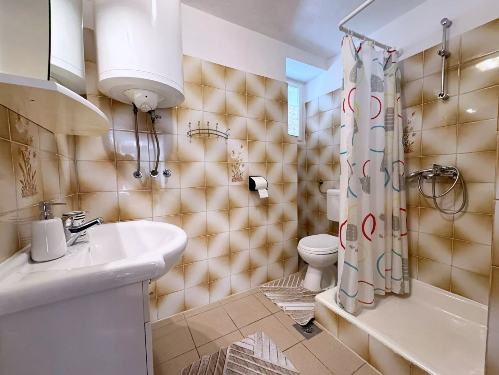 Apartment Car-Dedans