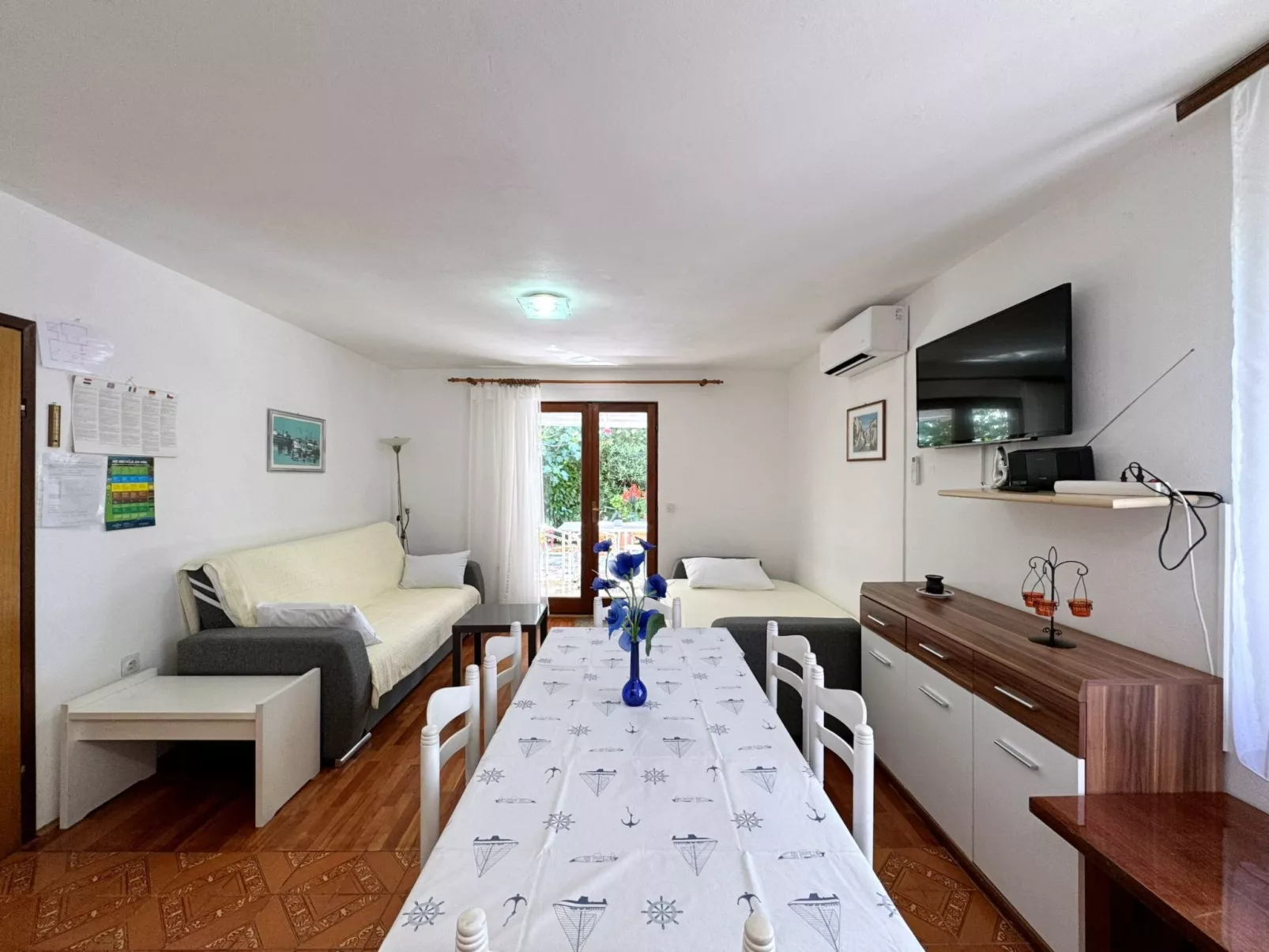 Apartment Srdoc-Dedans