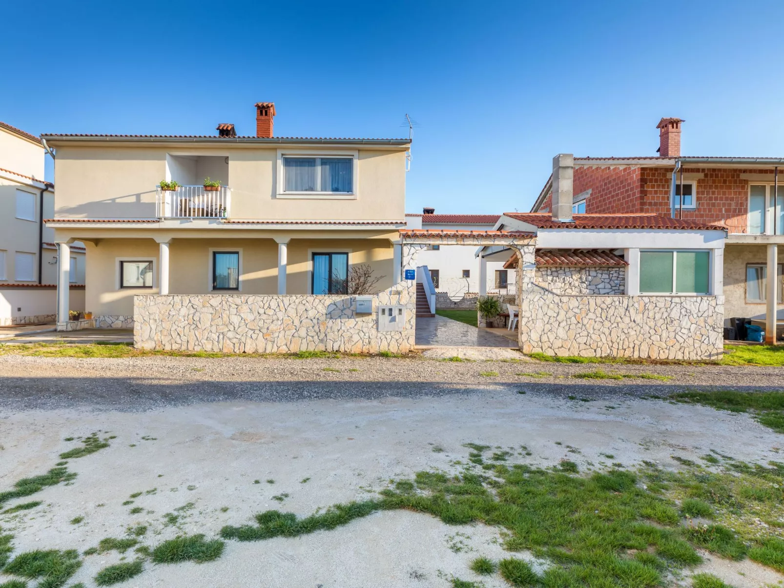 Solea, Dorf Valbandon-Draußen