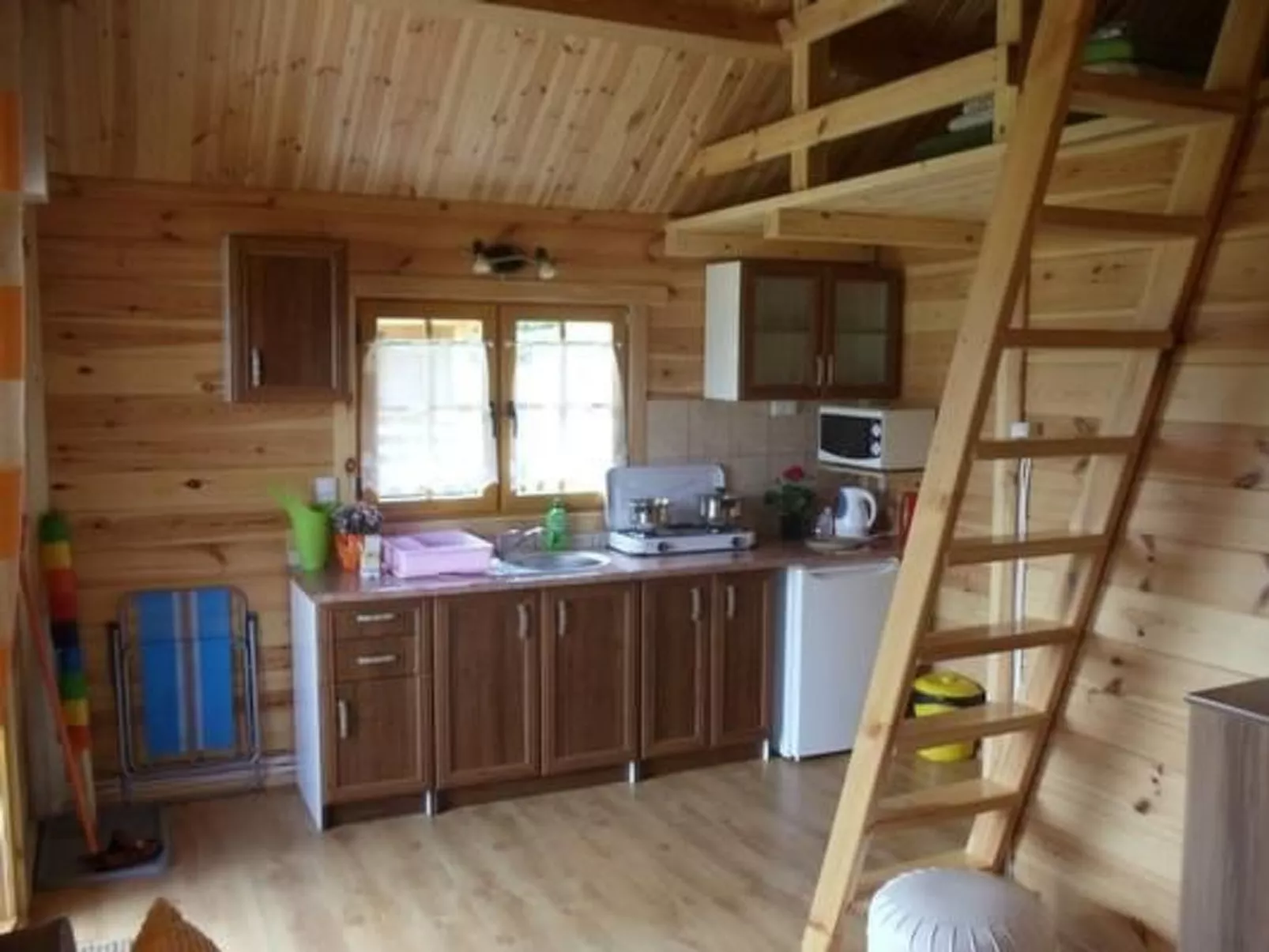 Gemütliches Holzferienhaus mit Grill und Garten-Image-tags.info