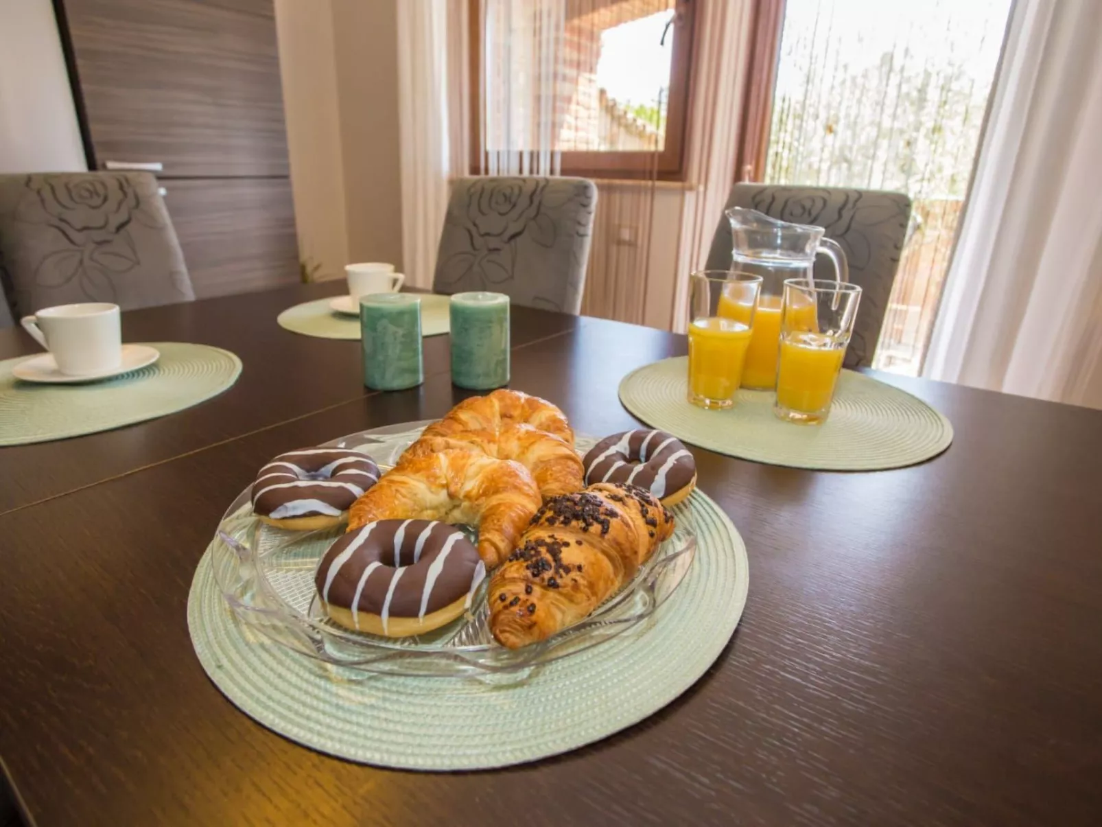 Andre Wohnung mit Pool-Drinnen