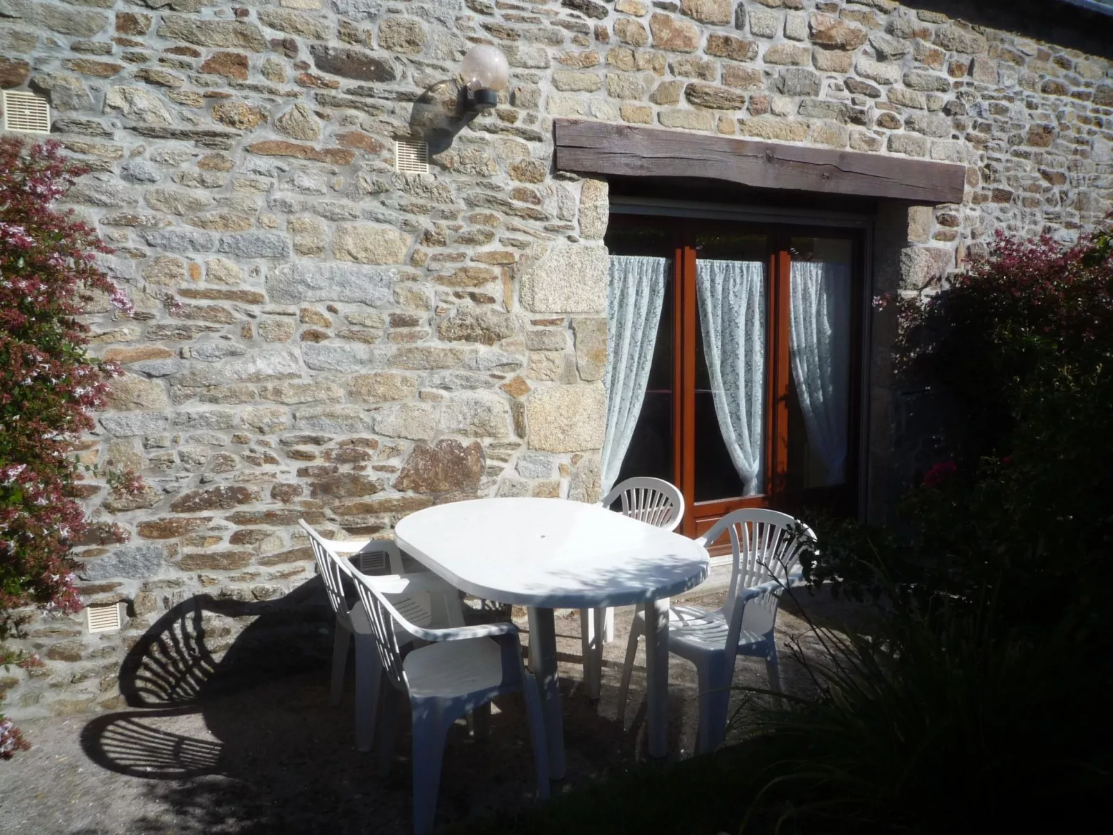 Eine kleine Oase der Ruhe am Meer-Draußen