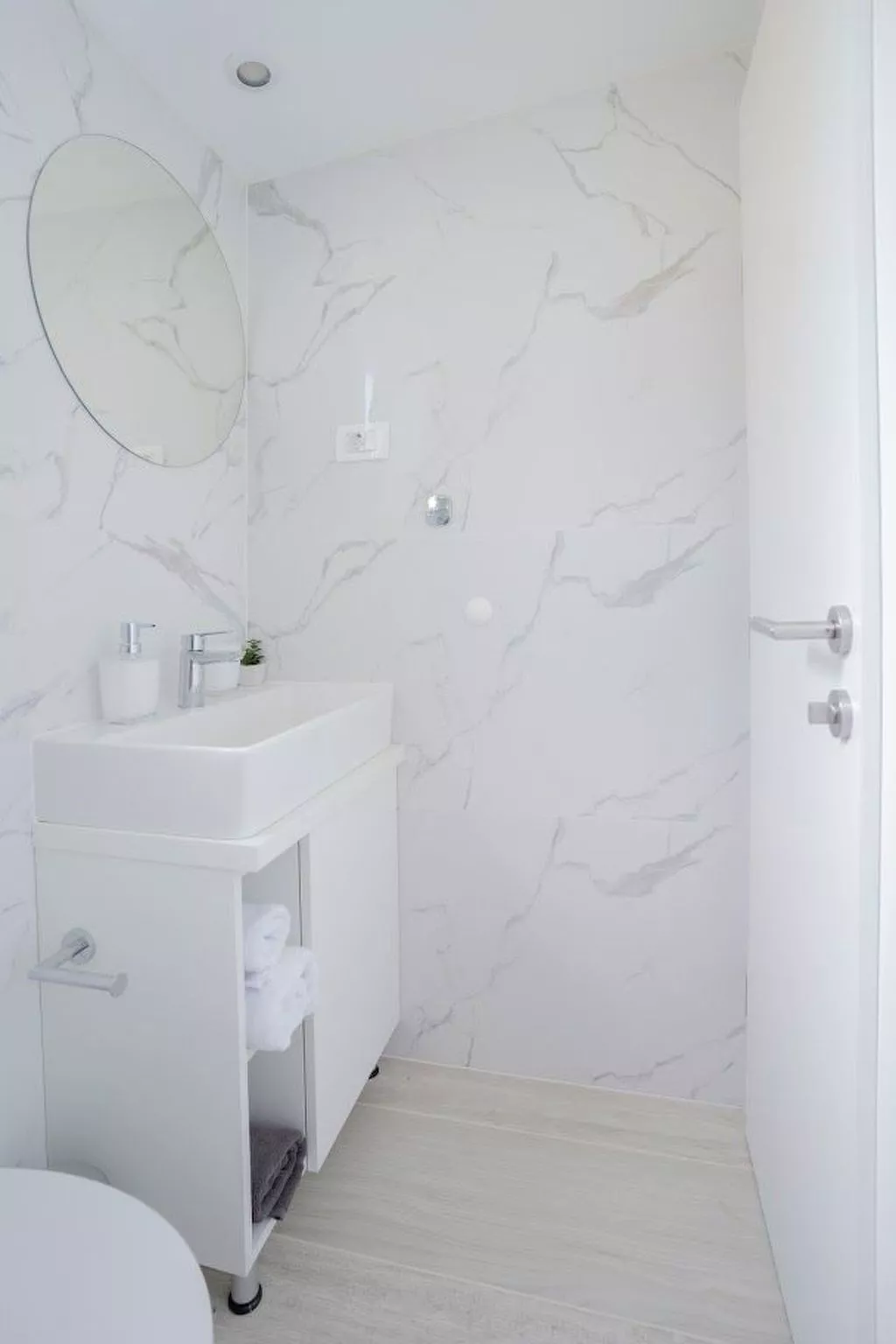 Adriatic Mobile Homes 3-Inside