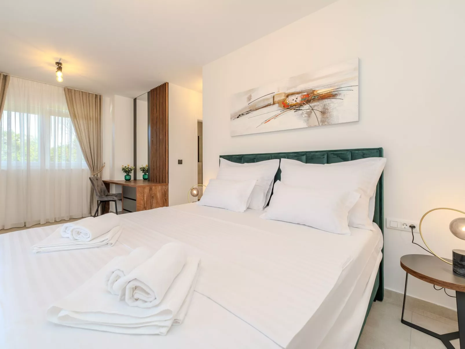 Neue Luxusvilla mit Pool - Agentur TA Leut-Drinnen