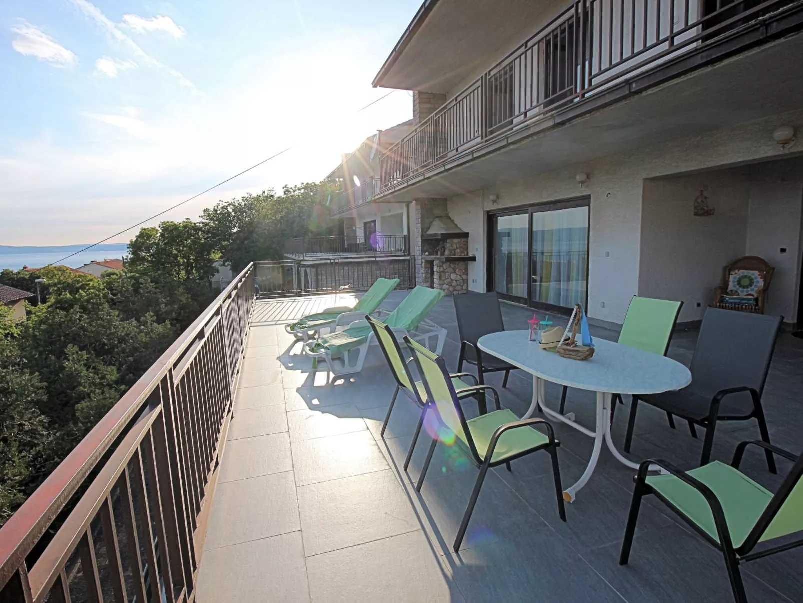 Wunderschönes Ferienhaus in Povile mit Garten, Terrasse und Grill und Meerblick-Outside