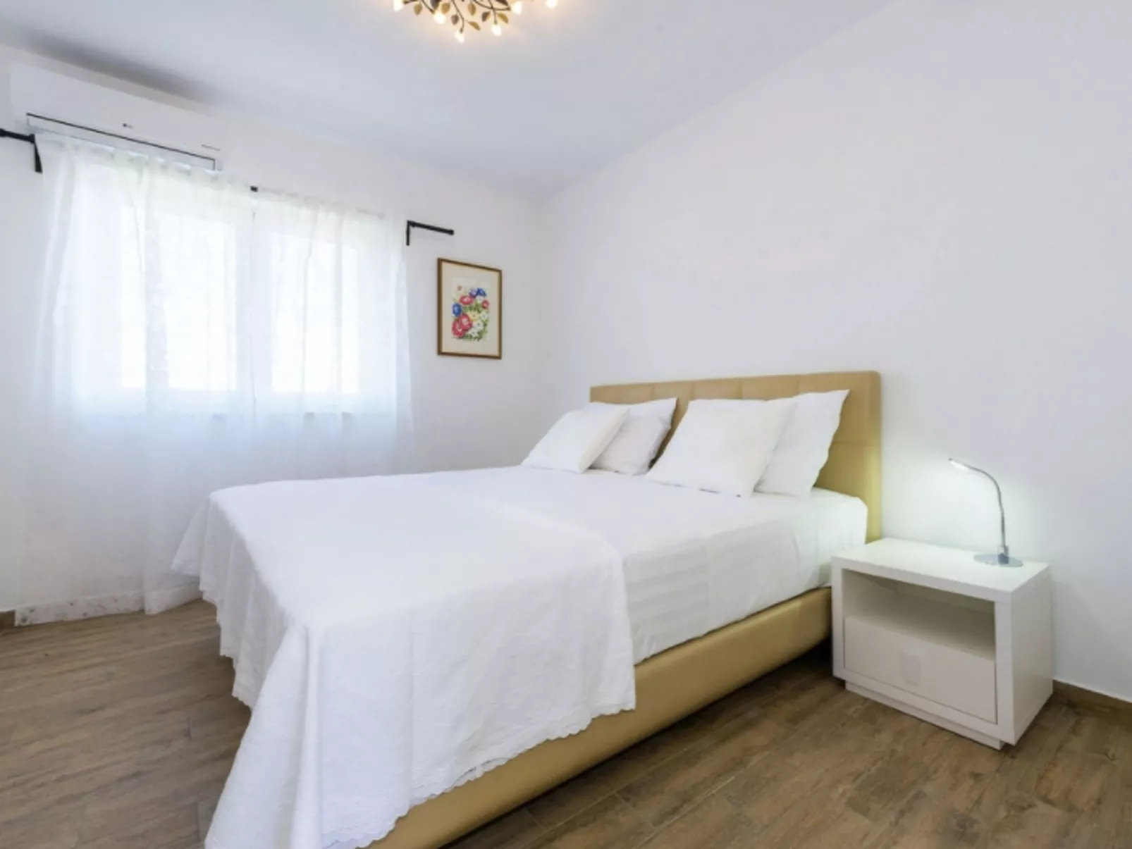 Villa Juhuhu in Dubrava kod Sibenik-Drinnen