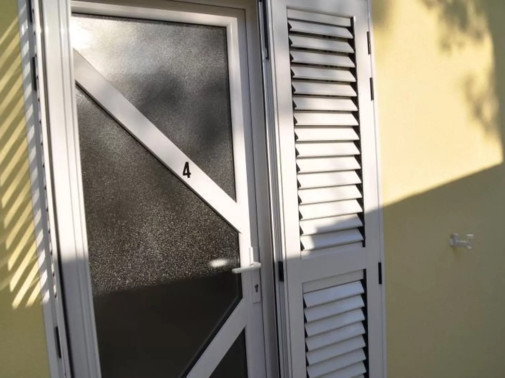 Appartment mit Pool und Whirlpool, Okrug Gornji-Draußen