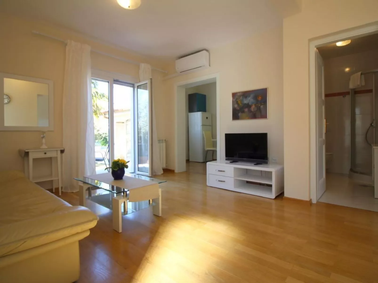 Paradiso 1 mit Pool-Dedans