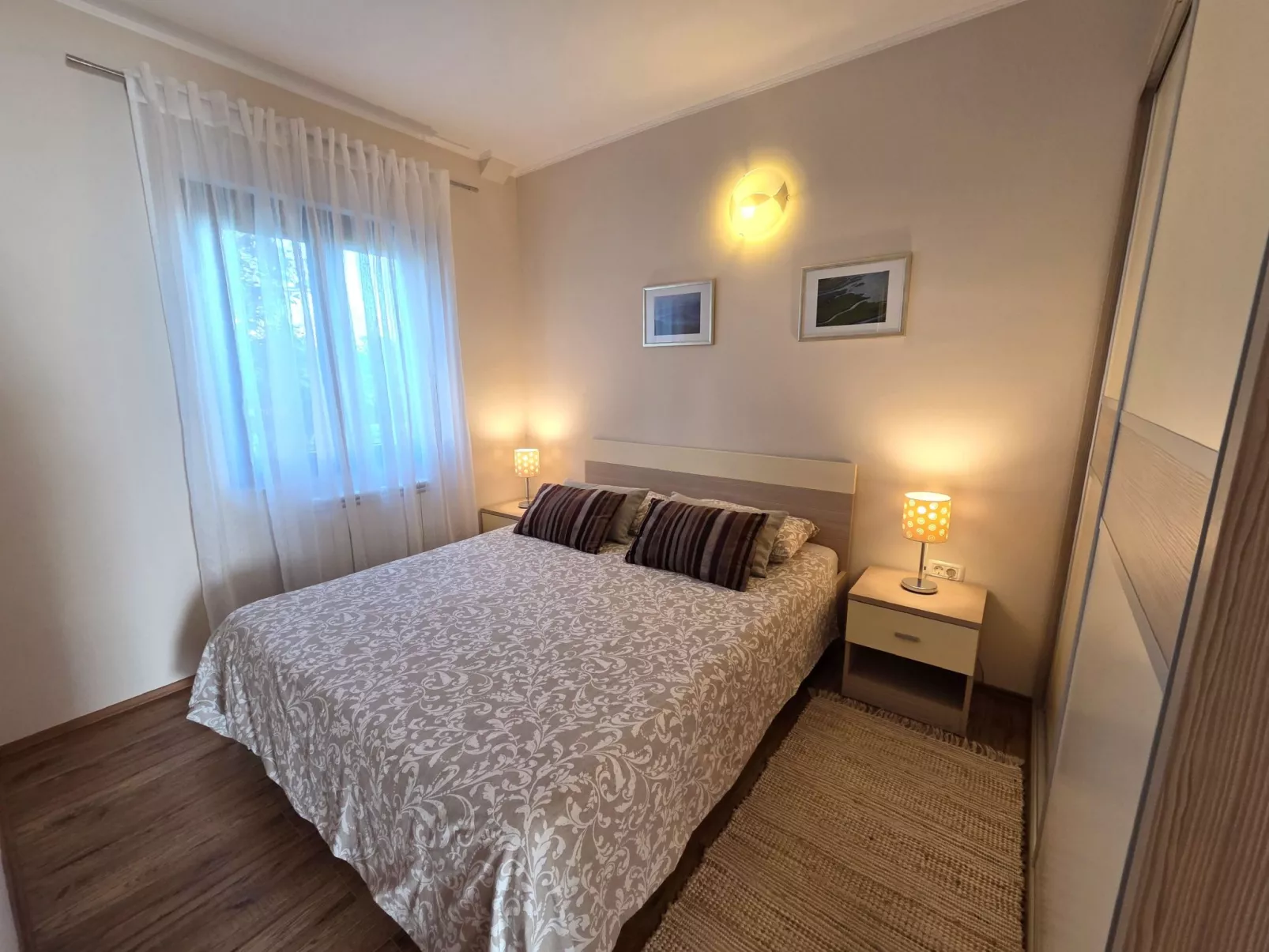 Elegantes Familienappartement mit privatem Pool-Dedans