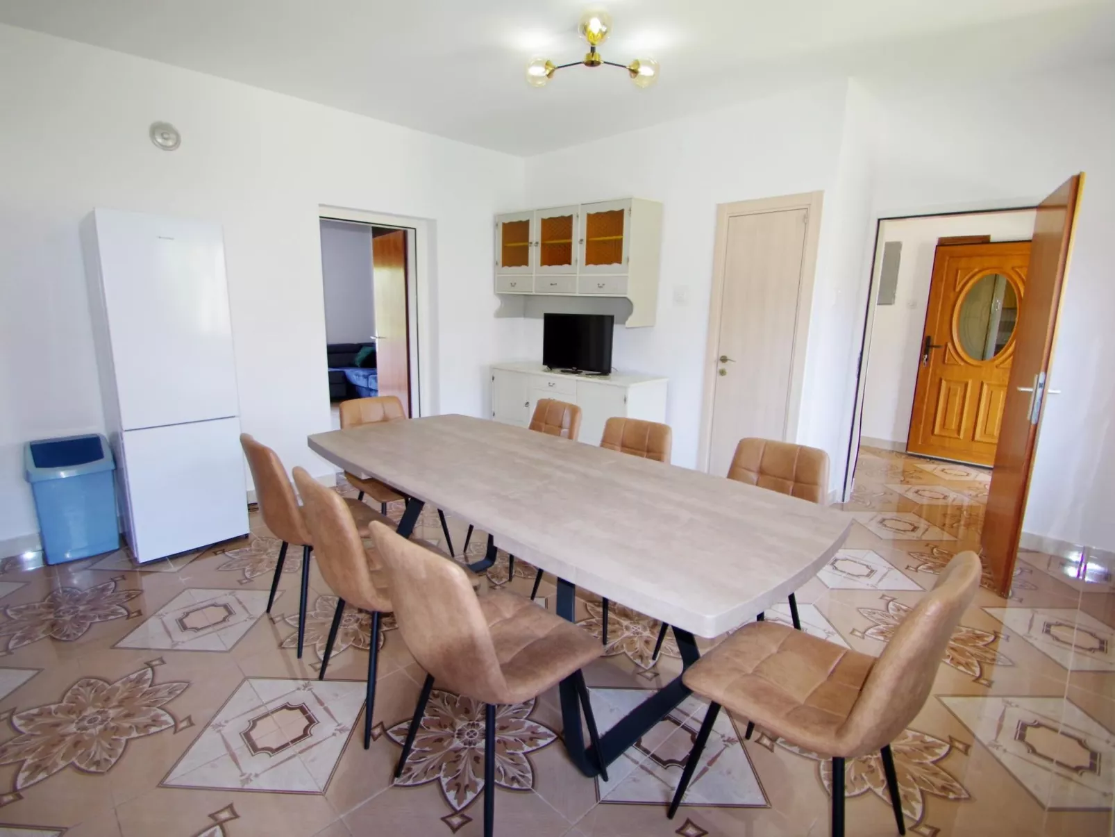 "Gortanova" mit privatem Balkon-Dedans