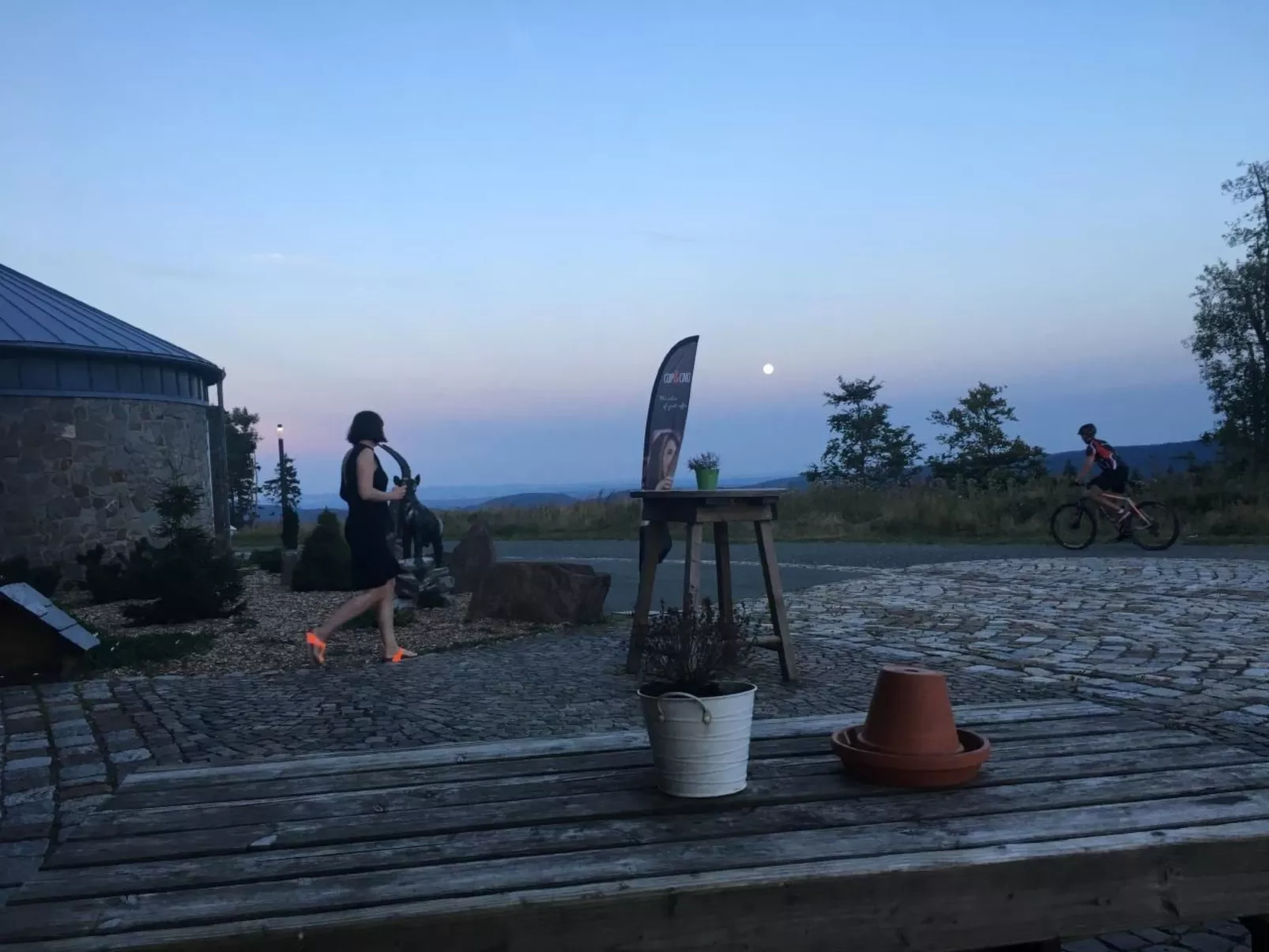 Berg- und Seeblick am Hillebachsee-Draußen