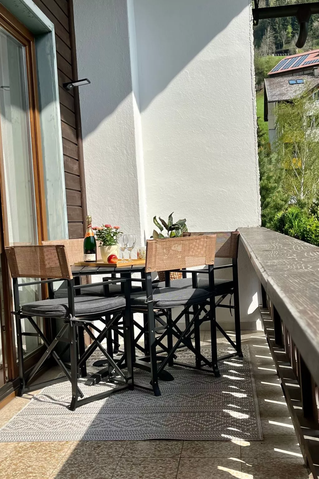 Enzian top 6-Outside