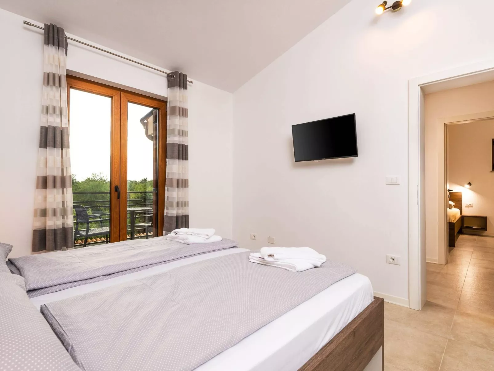 Evida-Image-tags.info