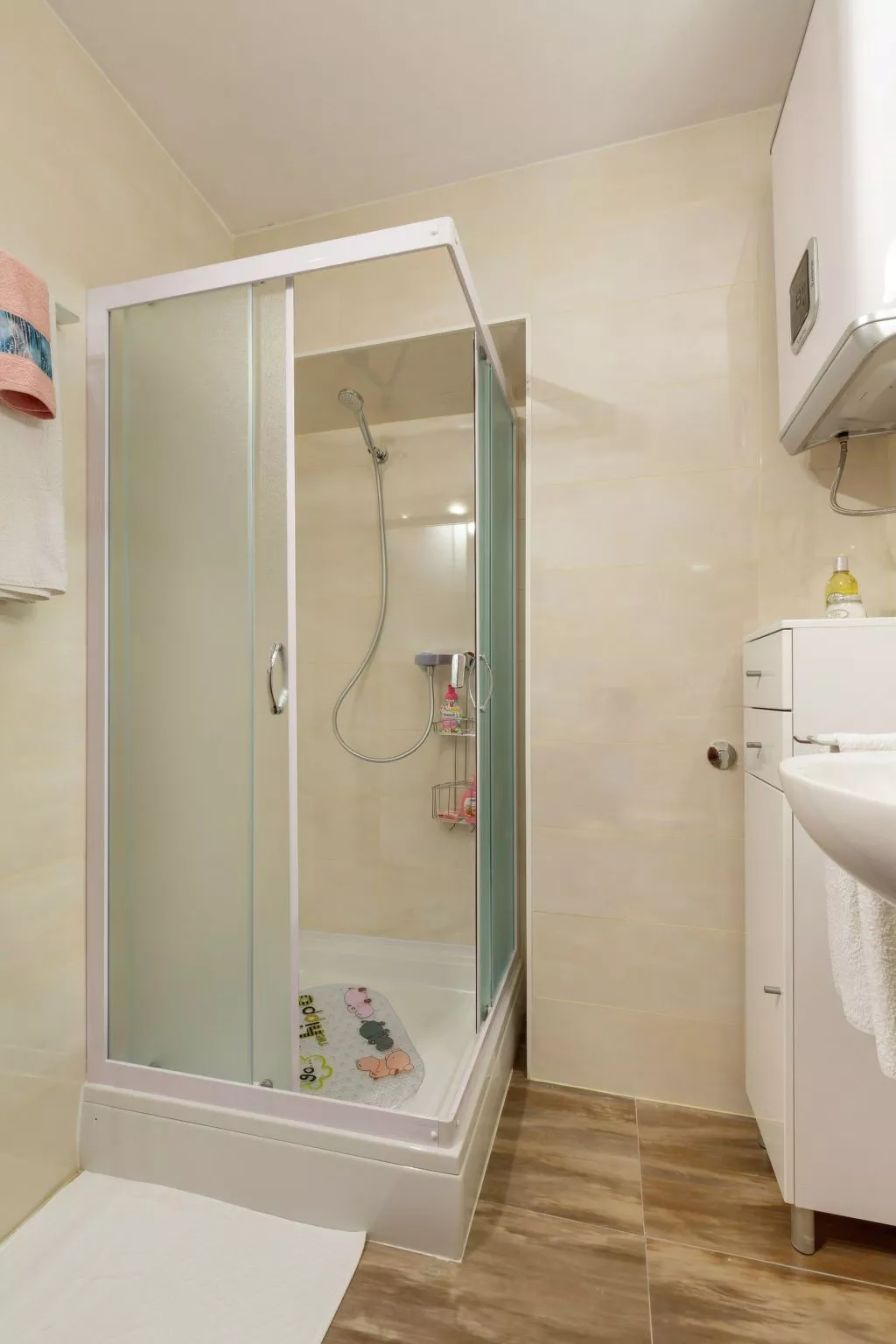 Maric mit Terrasse und Balkon-Image-tags.info