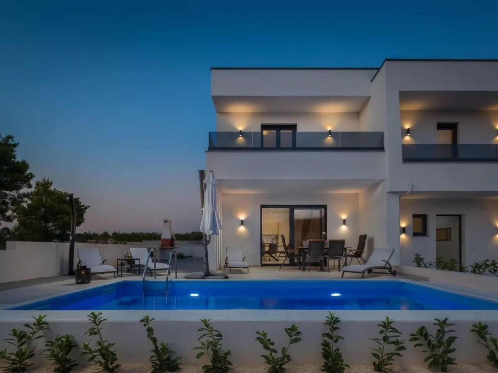 Charmante Villa Nadija in der Nähe des Strandes-Draußen