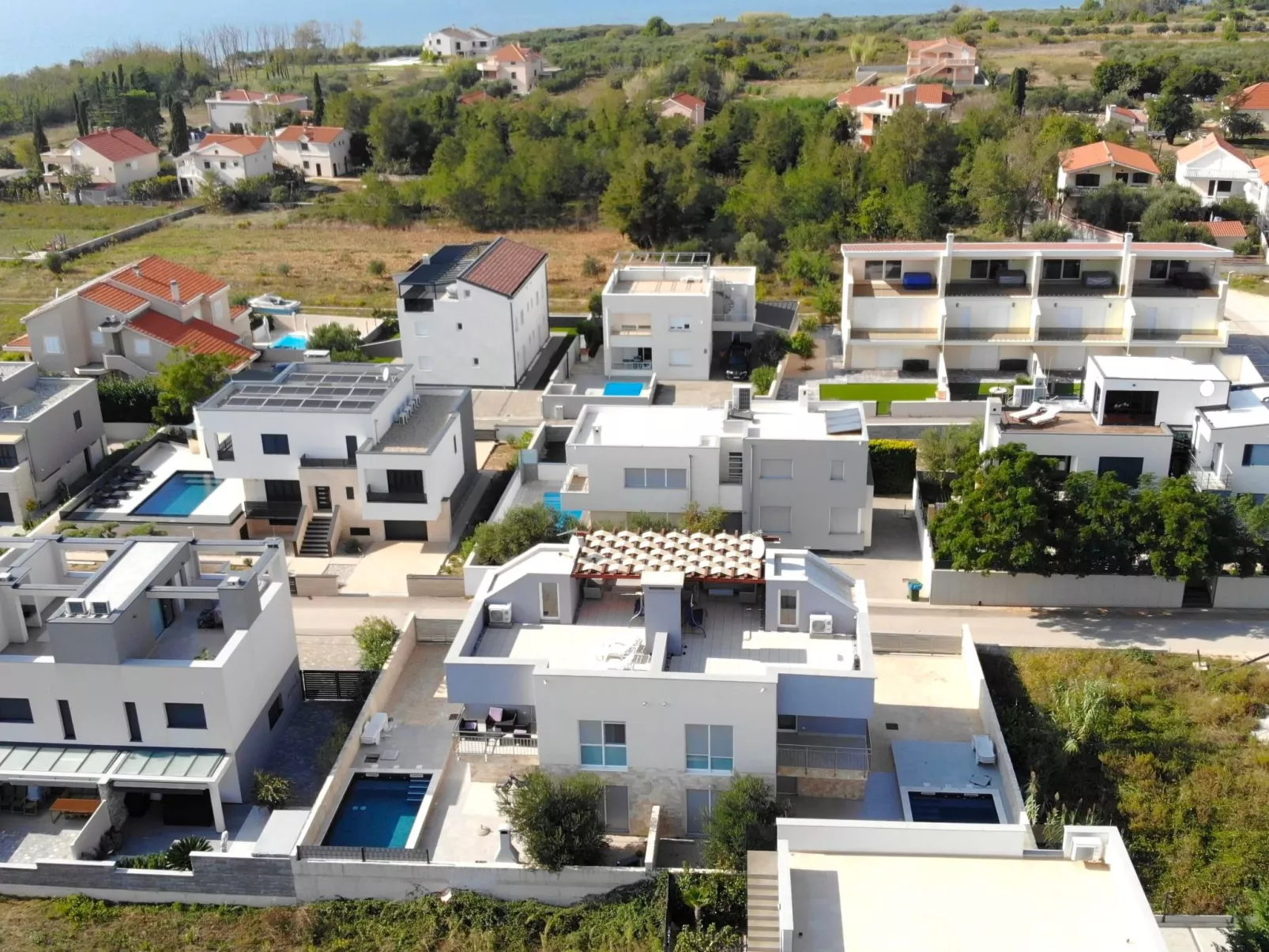 Erdgeschoss-Ferienwohnung mit Garten und Pool-Outside