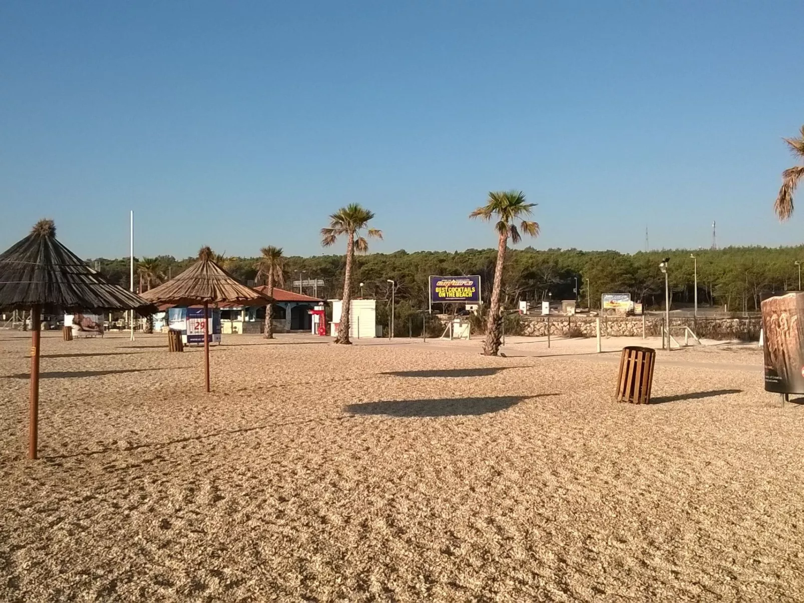 Mit Blick auf das Wasser-Dehors