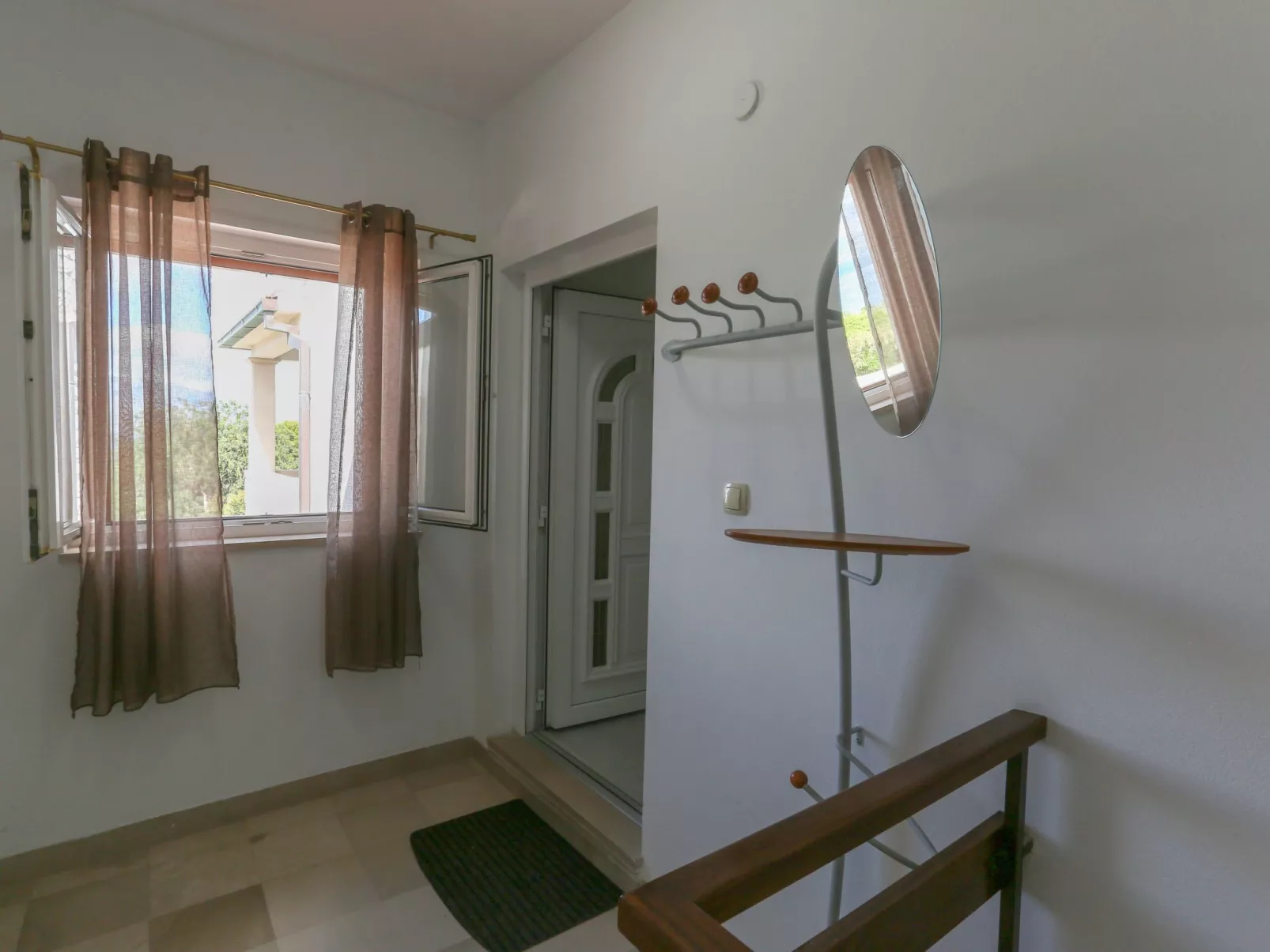 Komplett ausgestattete Wohnung für 7 Personen-Inside