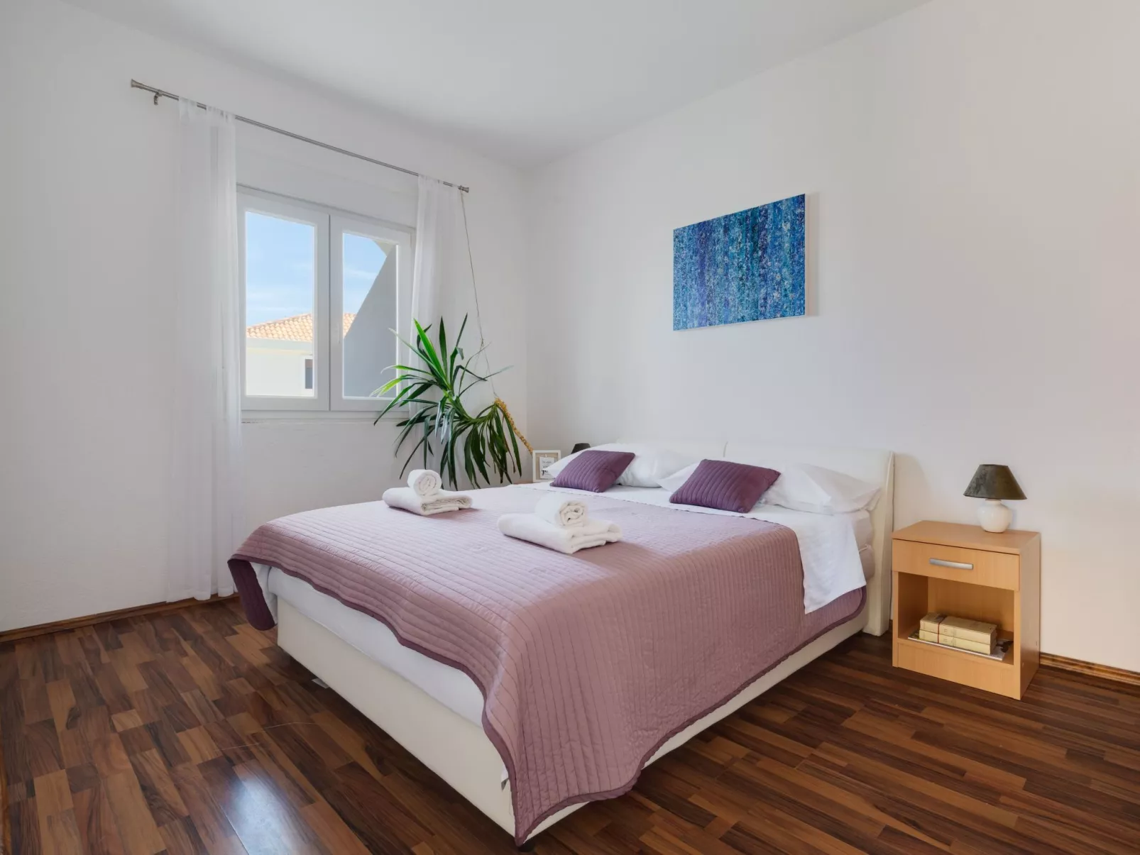 "Lenko 2" mit Blick auf das Wasser-Dedans