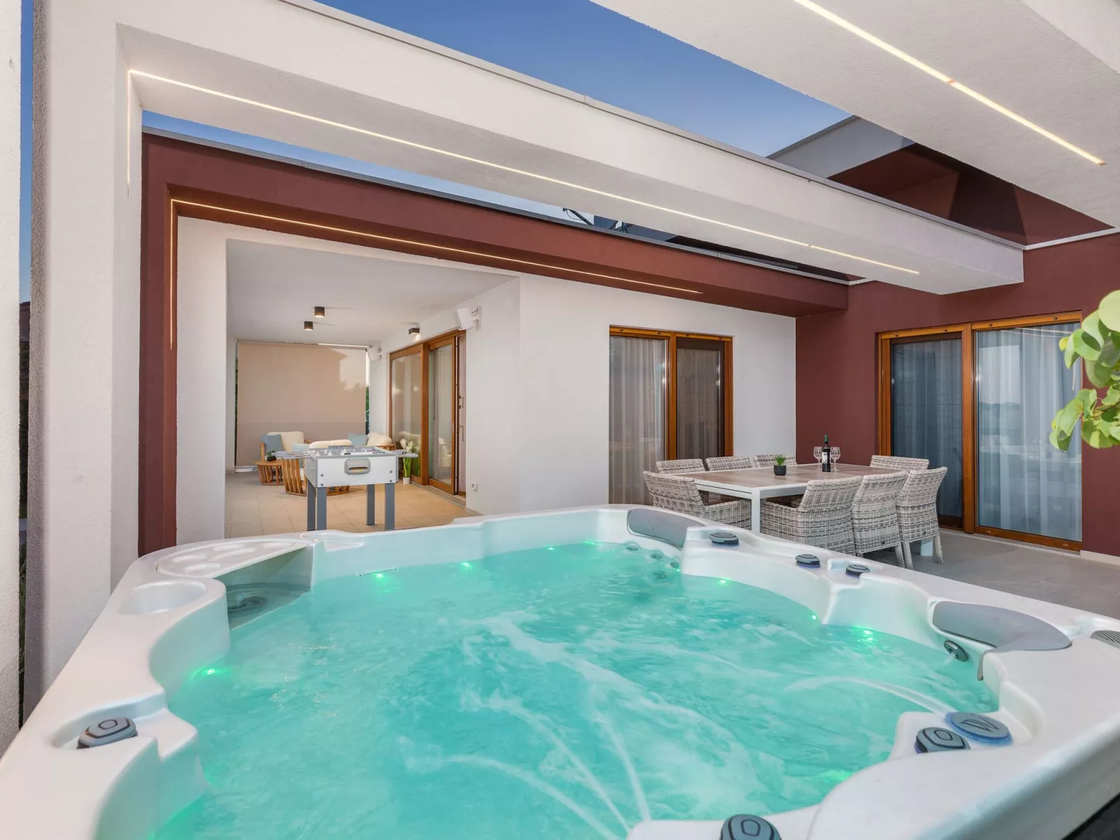 Villa Grofica, beheizter Pool, Taverne, Strandnähe-Dehors