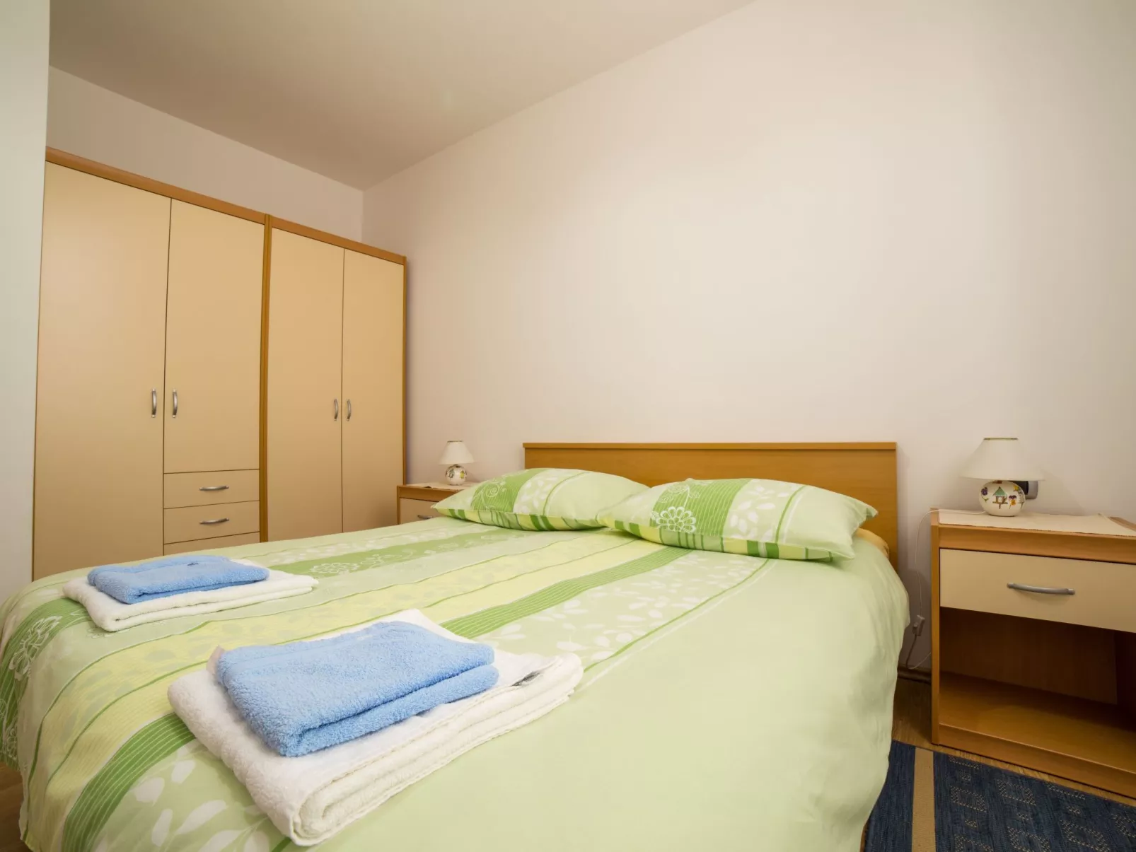 Wohnung mit Terrasse-Drinnen