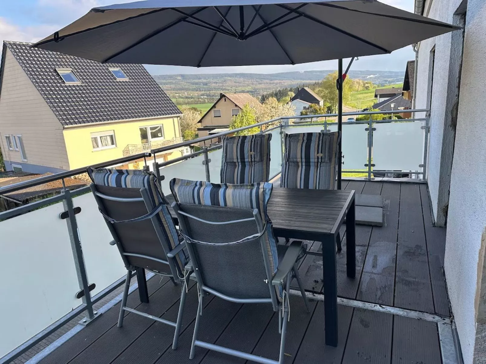 Wohnung zum Brunnen-Draußen