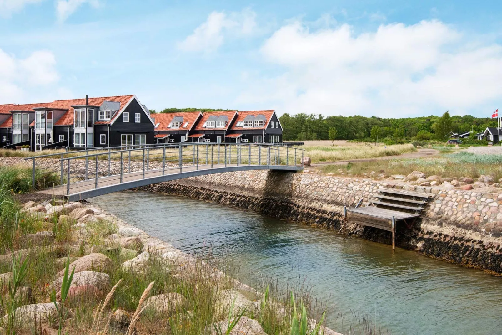 Spa Retreat by the Canal - By Traum Ferienwohnungen-Water view