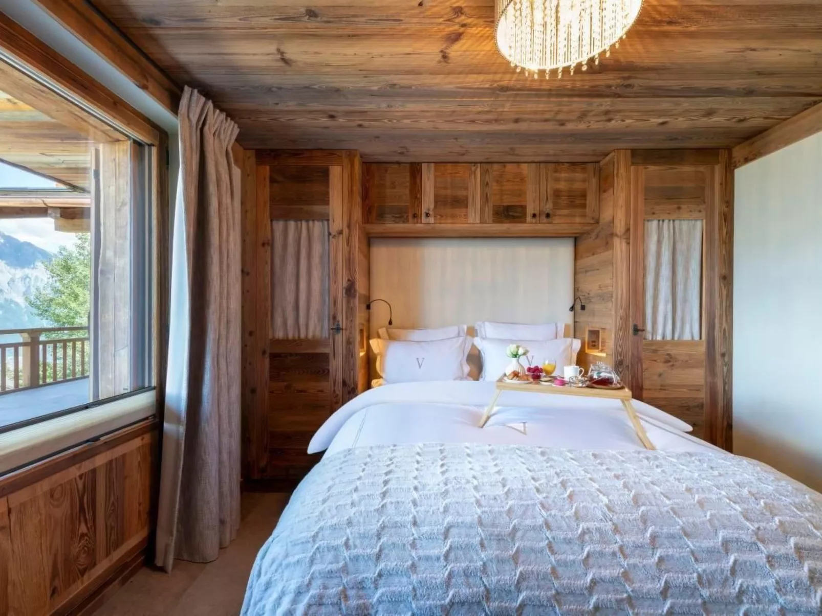 Chalet V mit Lift und Pool-Inside