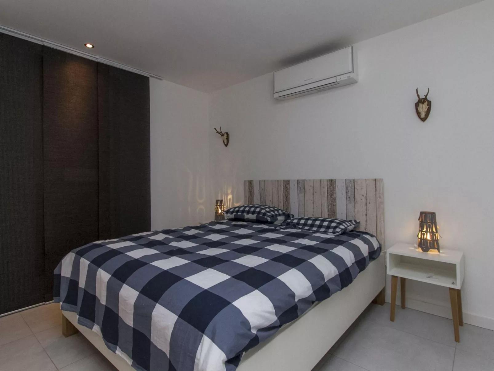 Villa mit Pool-Inside