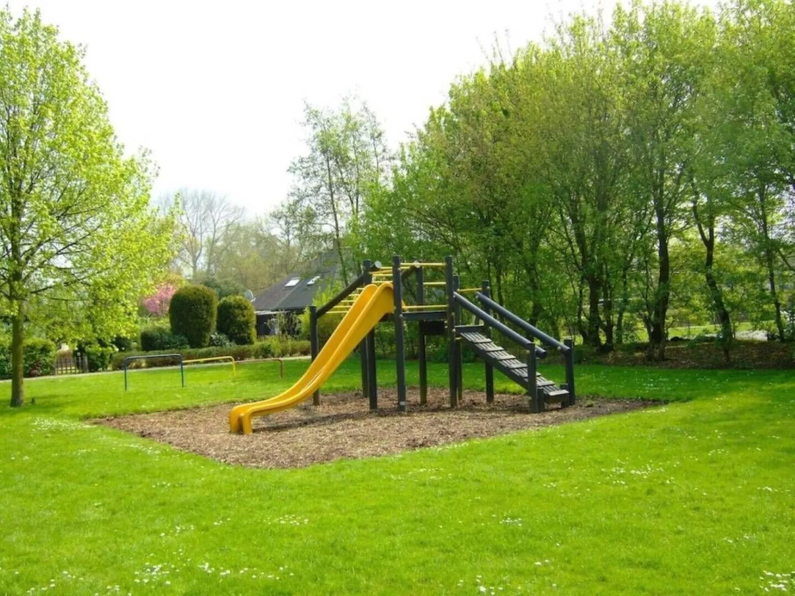 "Buurtweg 121"-Draußen