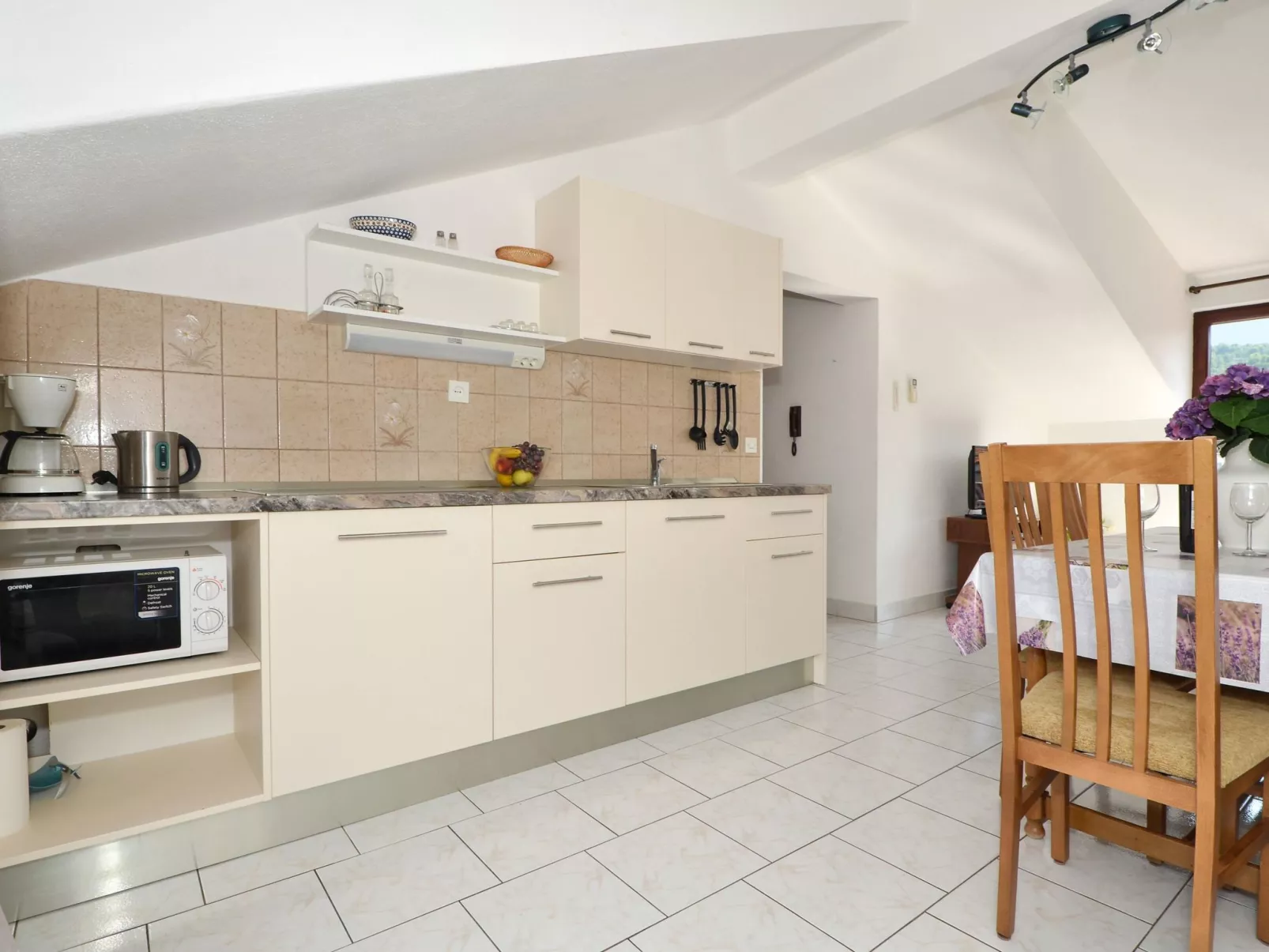 Mirjana mit Parkplatz-Image-tags.info