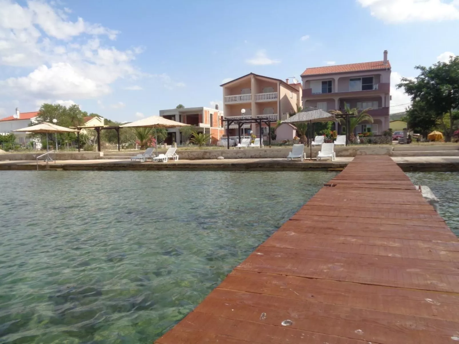 In Turanj mit Grill-Draußen