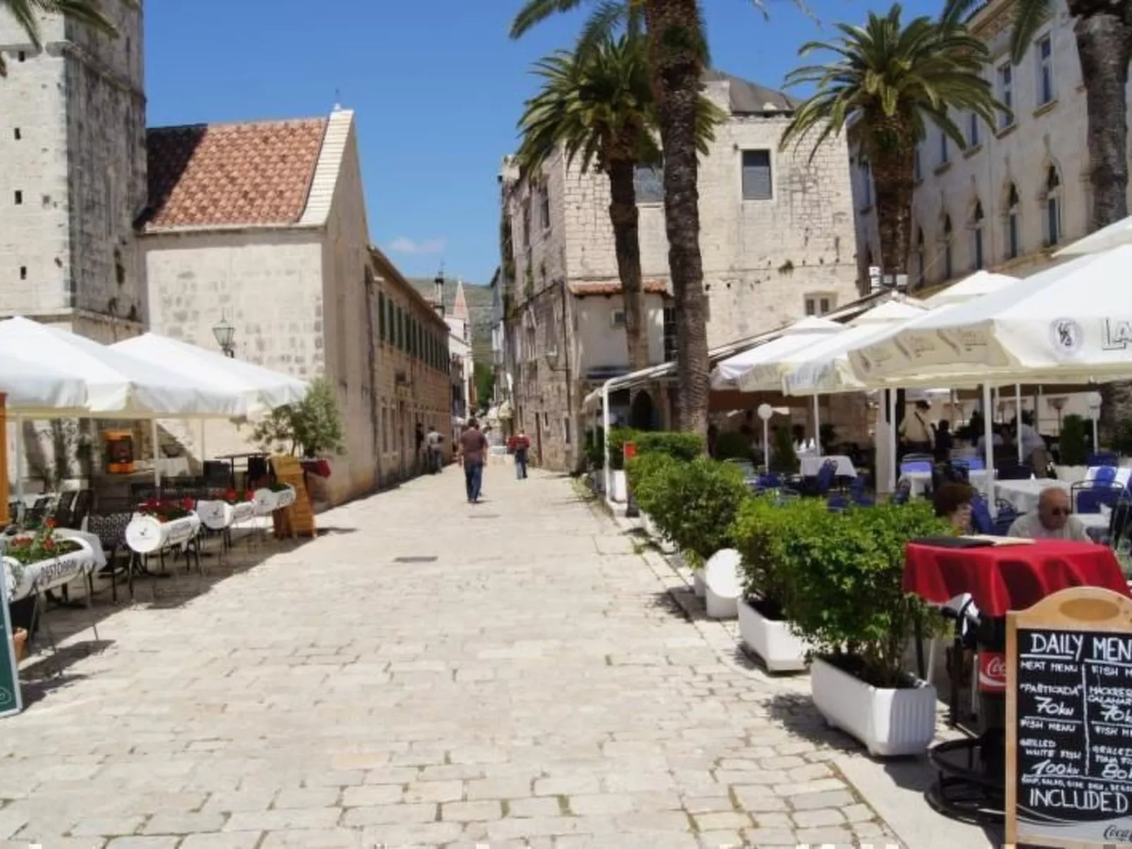 Wohnung mit Grill, Terrasse und Garten-Draußen