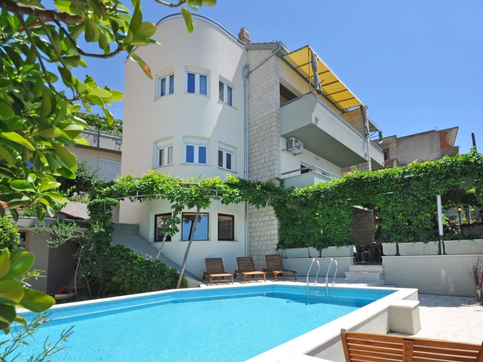 Geräumiges Ferienhaus in Omiš mit Privatem Pool-Image-tags.info