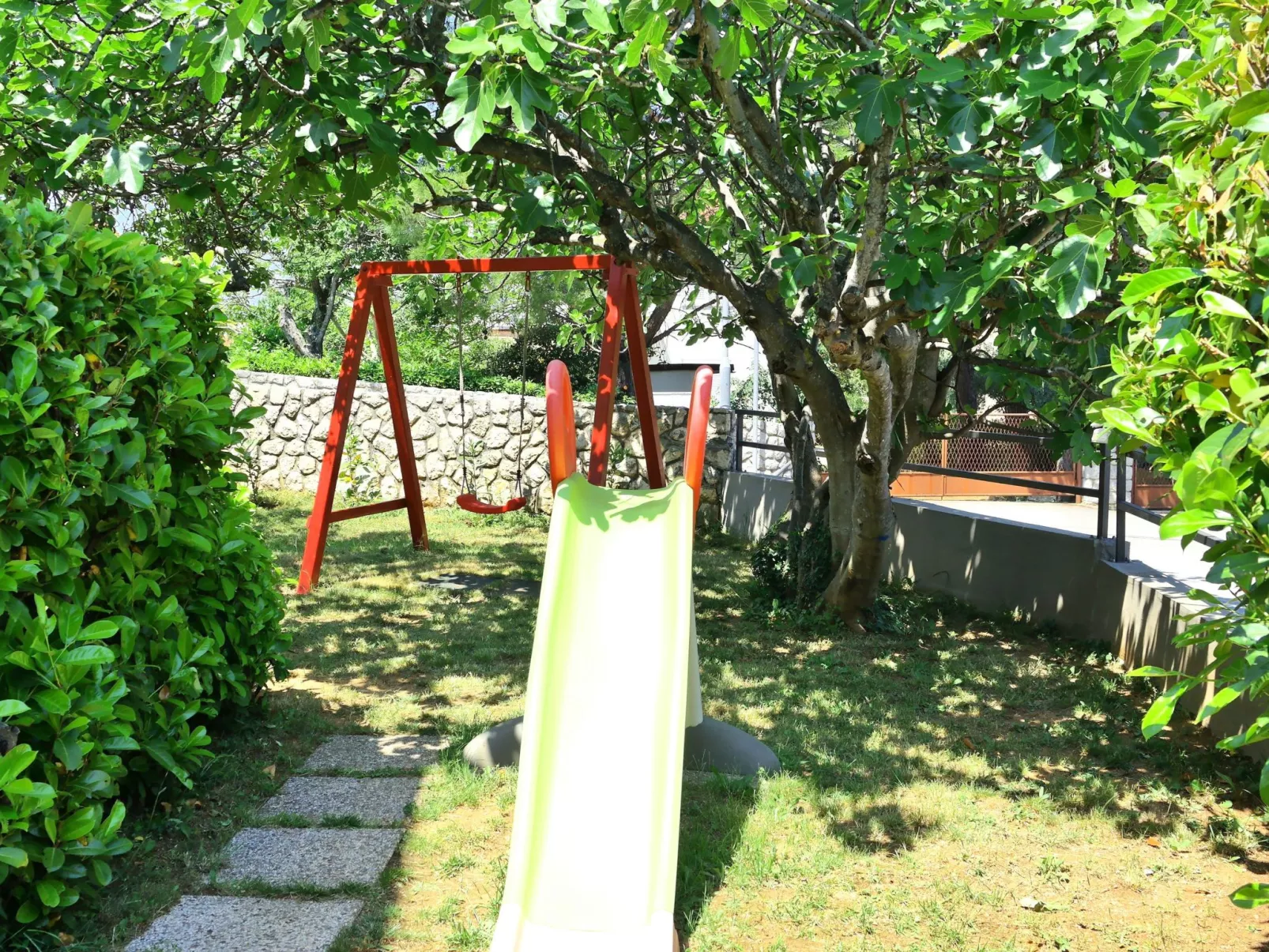 In Šilo mit Privatem Pool-Dehors