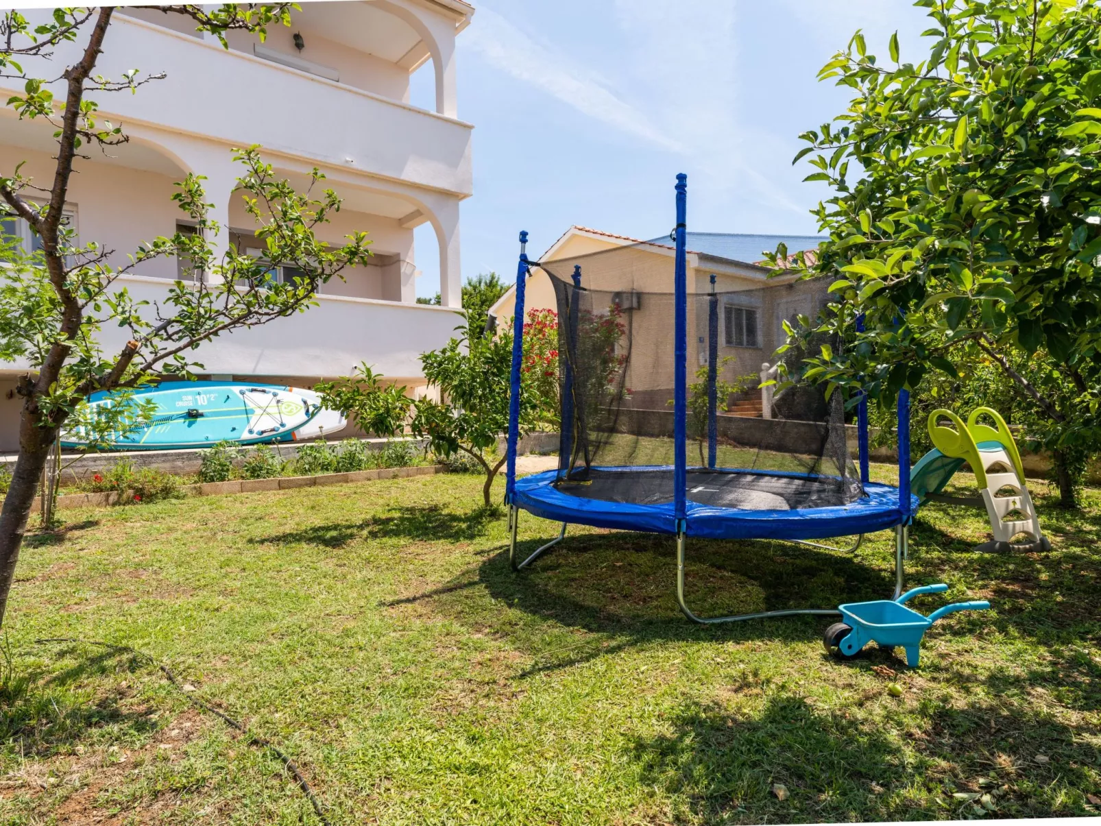 "Lenko 1" mit Blick auf das Wasser-Dehors