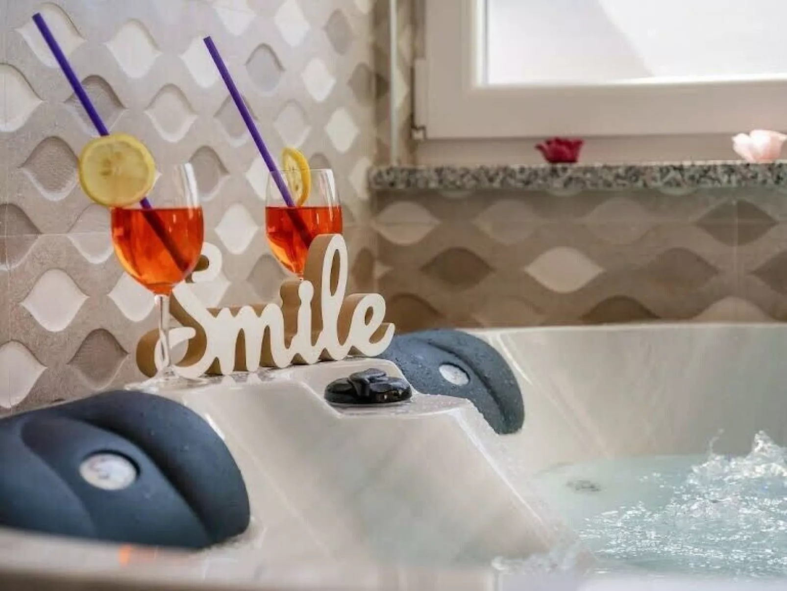 Mit Whirlpool und Sauna, in Kastelir-Dedans