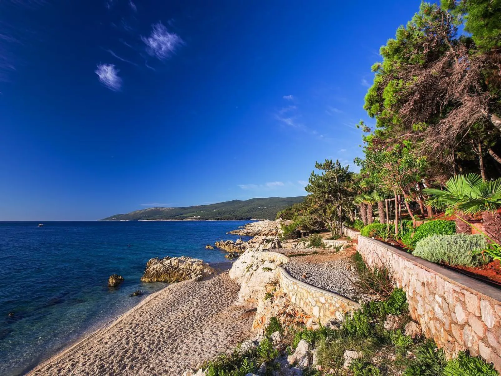 Vollständig freistehendes Haus mit schönem Garten-Dehors