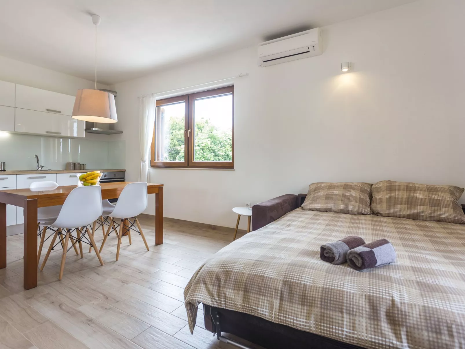 Haus Nina mit beheiztem Schwimmbad-Drinnen