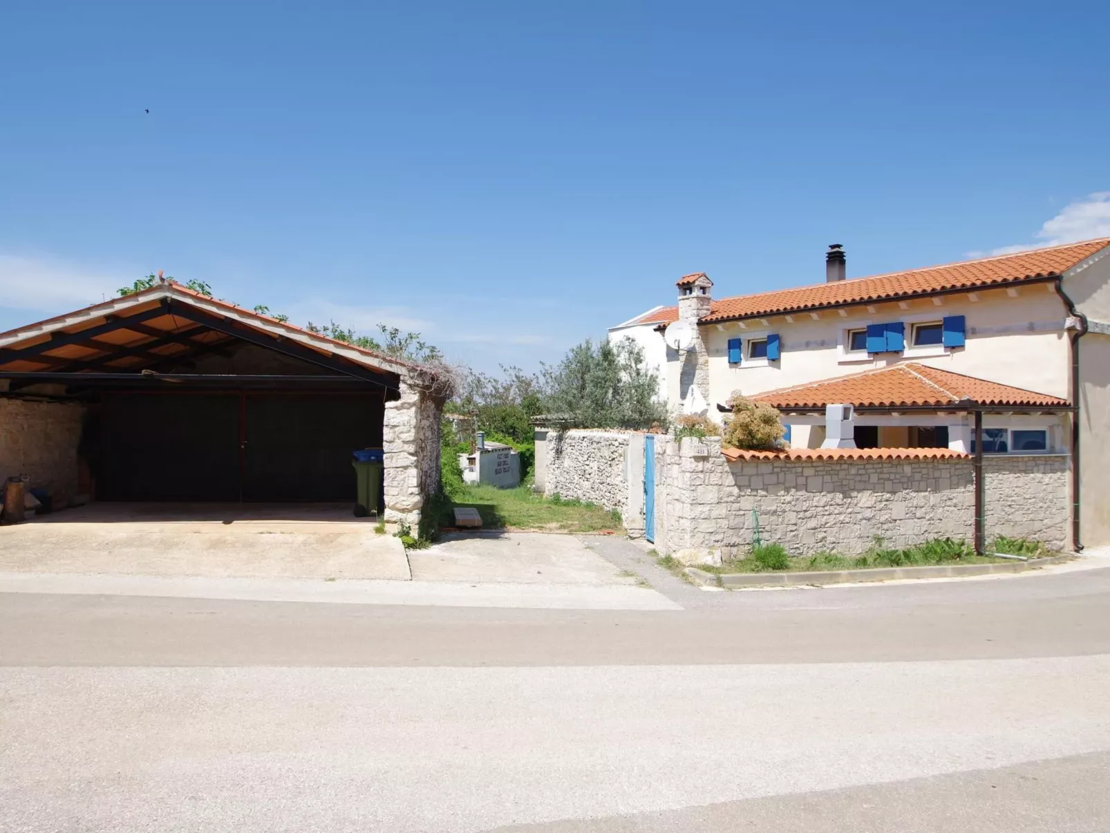 In Kavran mit Terrasse und Grill-Image-tags.info