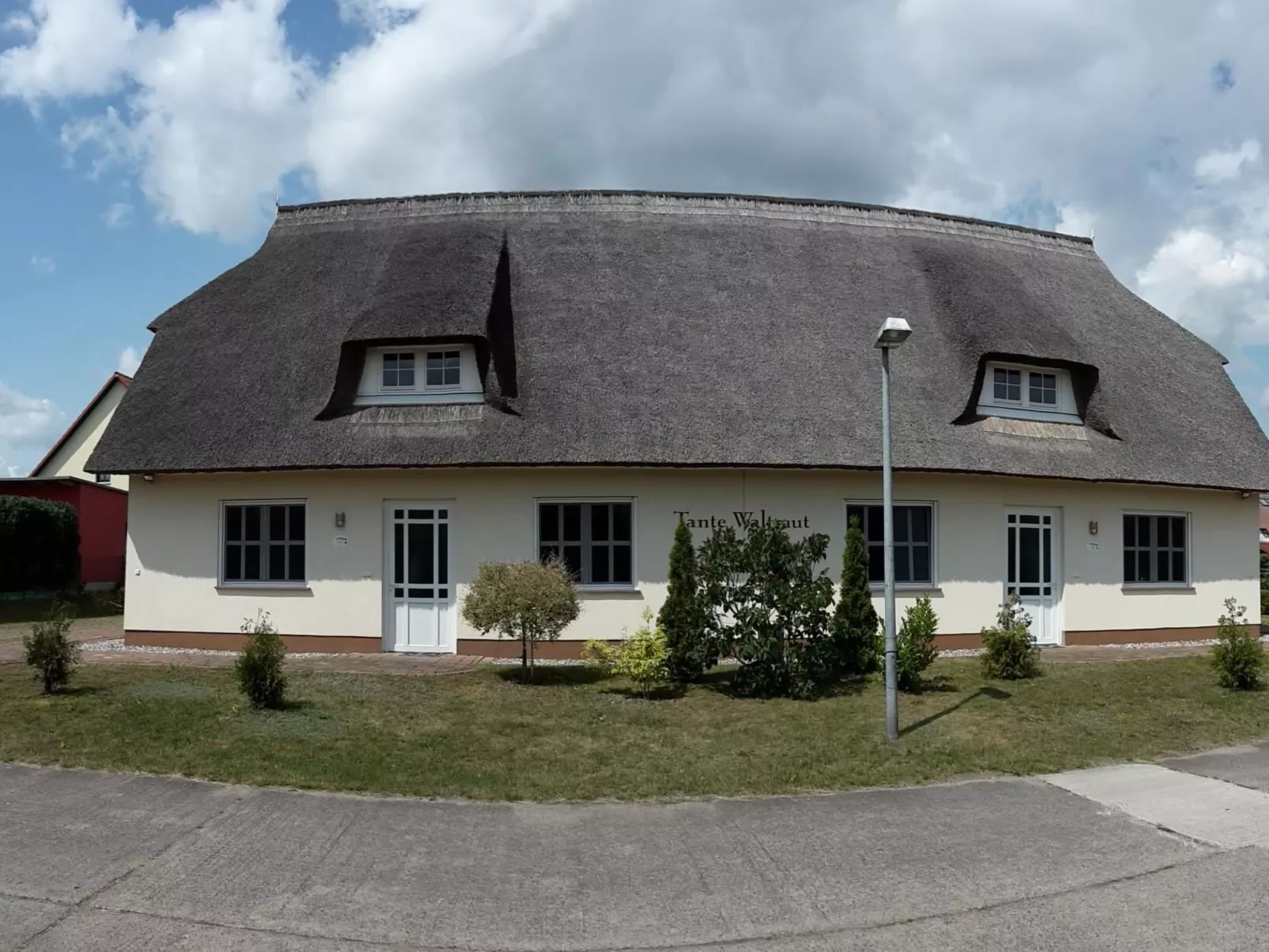 Tante Waltraut in Garz auf Usedom-Draußen