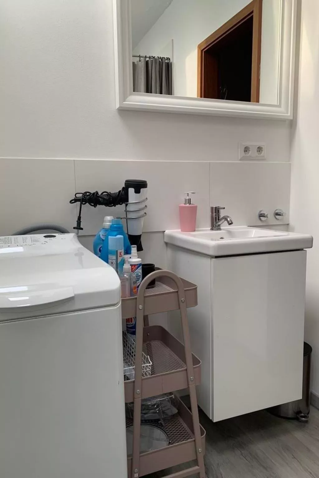 Idyllisches Ferienhaus mit Balkon und Garten-Drinnen