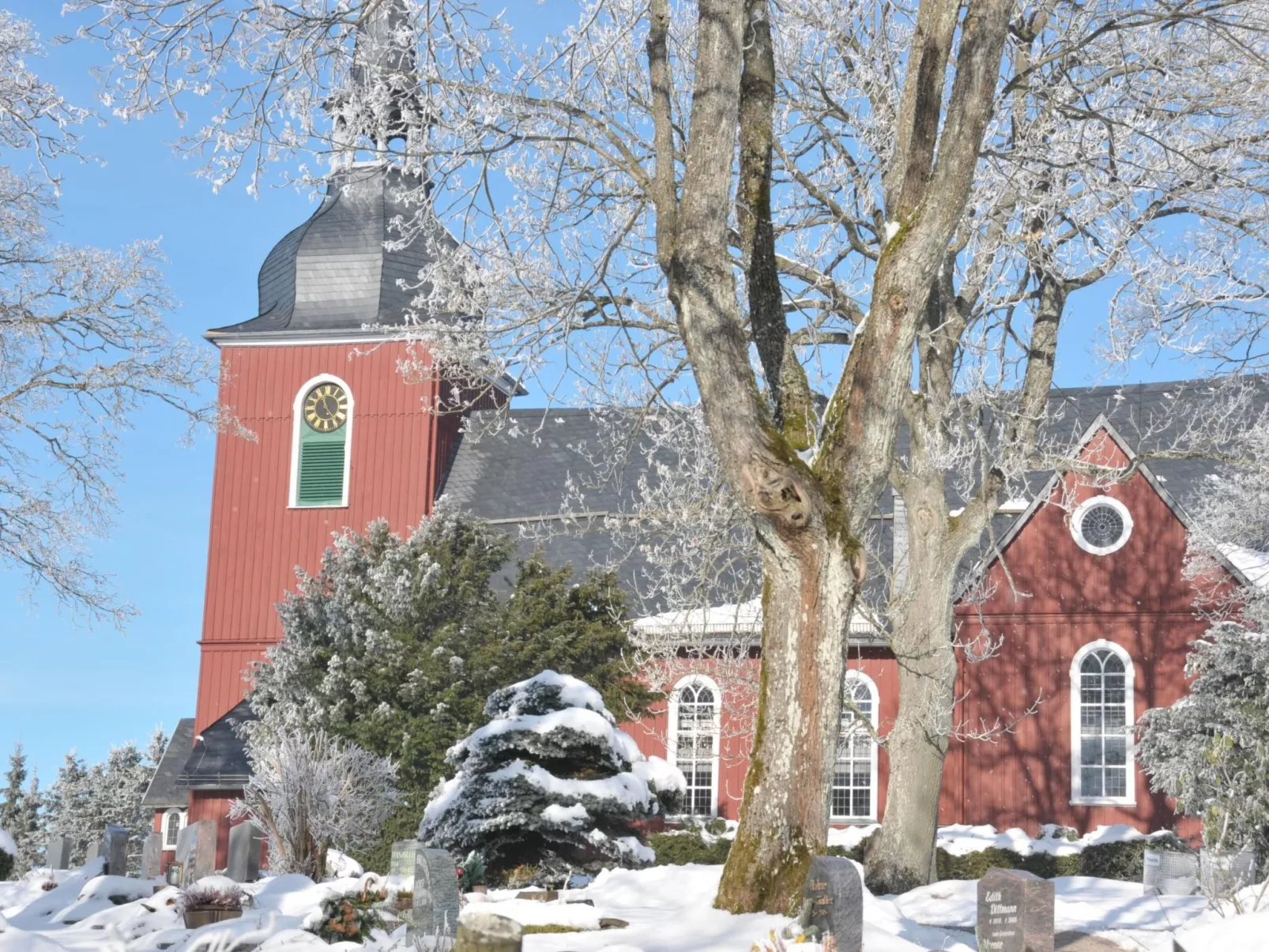 Mit Spielplatz, Garten und Fernsicht-Dehors