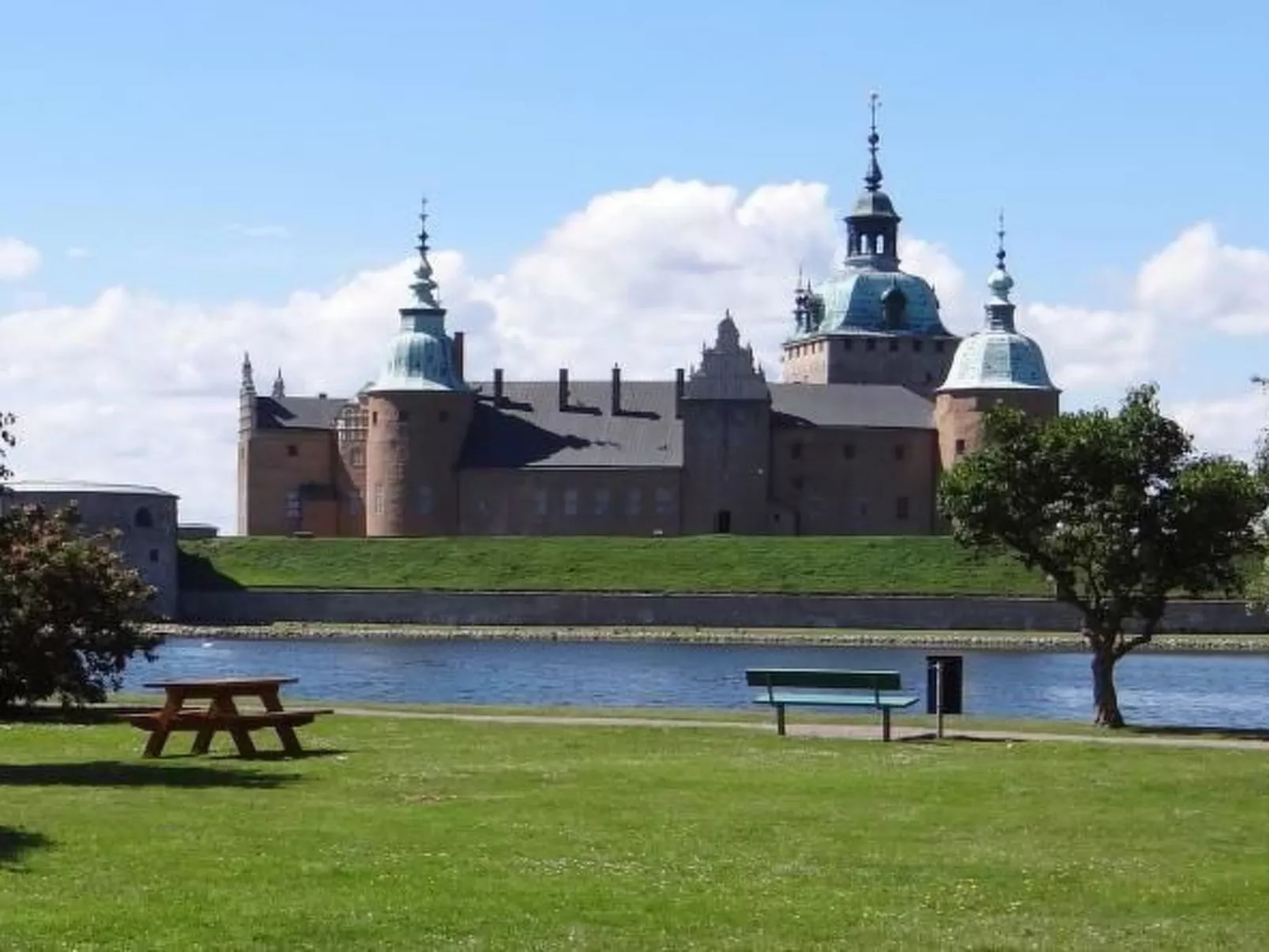 Komfortables Ferienhaus mit Garten-Draußen