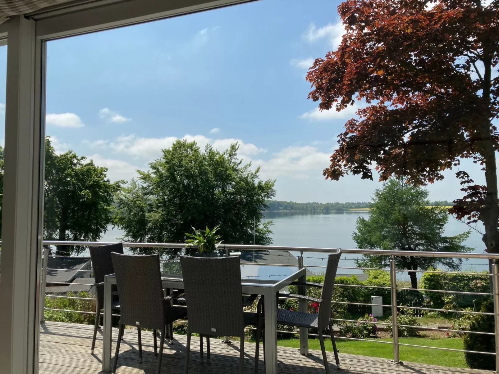 In Klingberg mit Seeblick-Outside