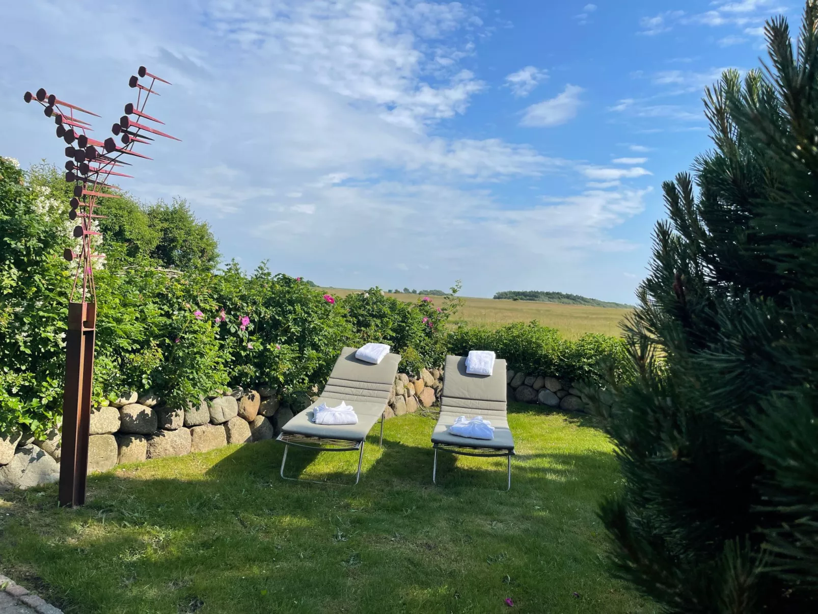 Wünderschöner Hausteil mit Garten-Outside