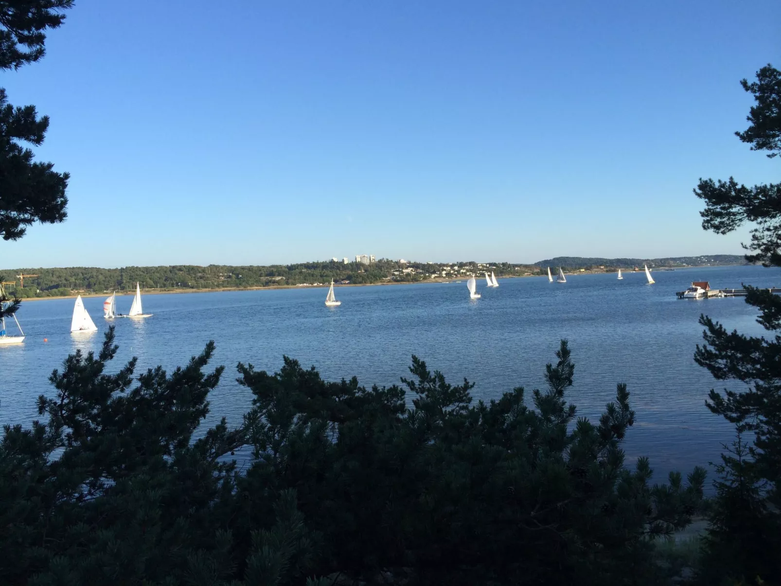 Wunderschönes Haus in einer fantastischen Natur am Meer-Draußen