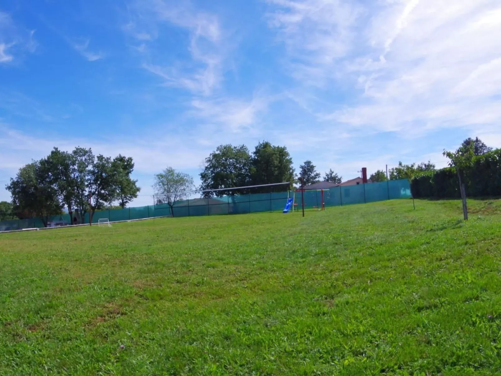 3-Schlafzimmer-Wohnung mit Gemeinschaftspool-Draußen